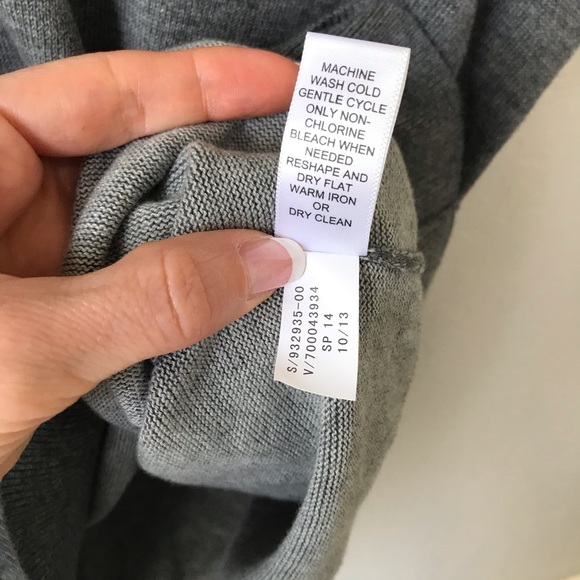 Banana Republic Cotton Silk V Neck Sweater Vest - Picture 5 of 8